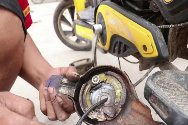 苗栗市电动车刹车故障